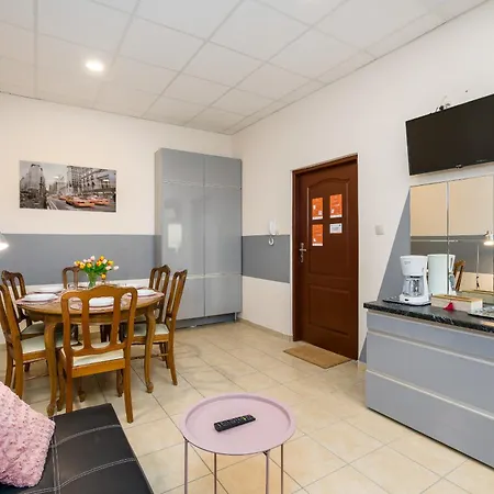 Downtown Shopping Street Family Polwiejska By Renters Apartment *