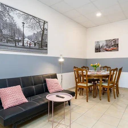 Апартаменты Downtown Shopping Street Family Polwiejska By Renters