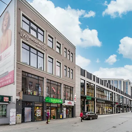 Apartment Downtown Shopping Street Family Polwiejska By Renters