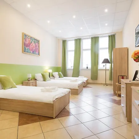 Apartment Downtown Shopping Street Family Polwiejska By Renters *